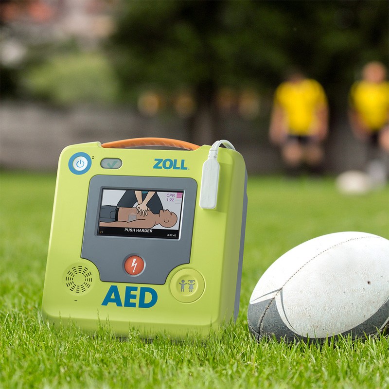 AED 3 auf Rugby Feld