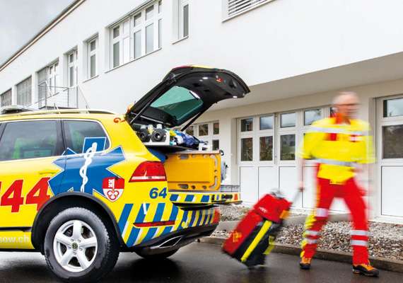 Rettungsdienst in Aktion mit ZOLL Geräten